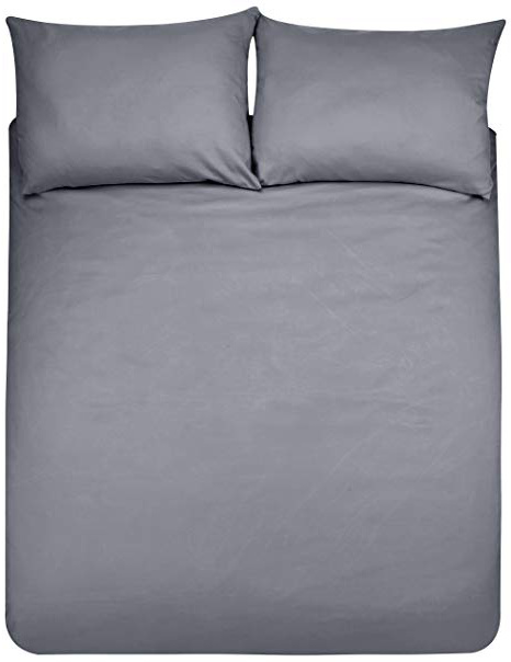 AmazonBasics - Set copripiumino in microfibra di poliestere al 100%, 230 x 220 cm con due federe da 50 x 80 cm, Grigio scuro